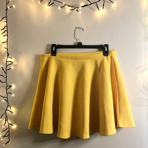 Yellow skater skirt